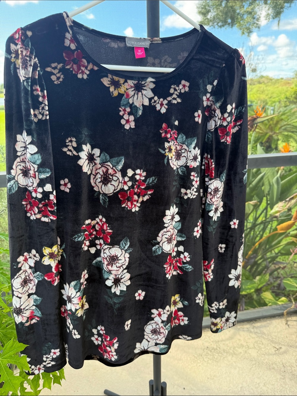 Vince Camuto Black Floral Velvet Long-Sleeve Tee